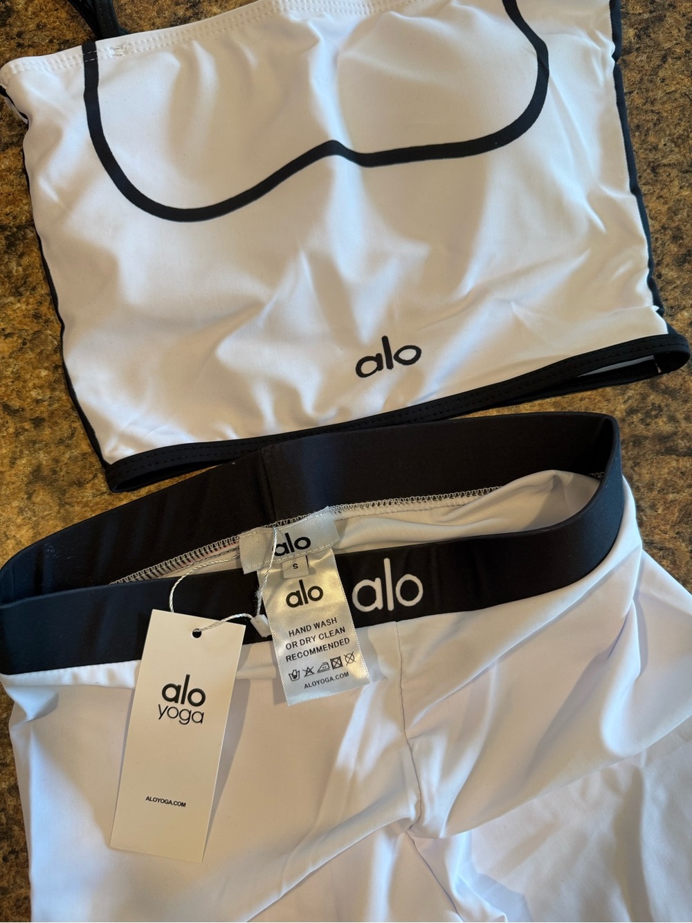 ALO Yoga White Crop Top & High-Waist Leggings with Black Trim Small - Picture 2 of 3